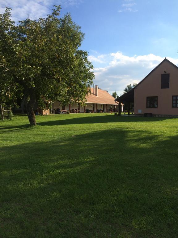 Vadaspuszta Vendeghaz Csatka Exterior foto